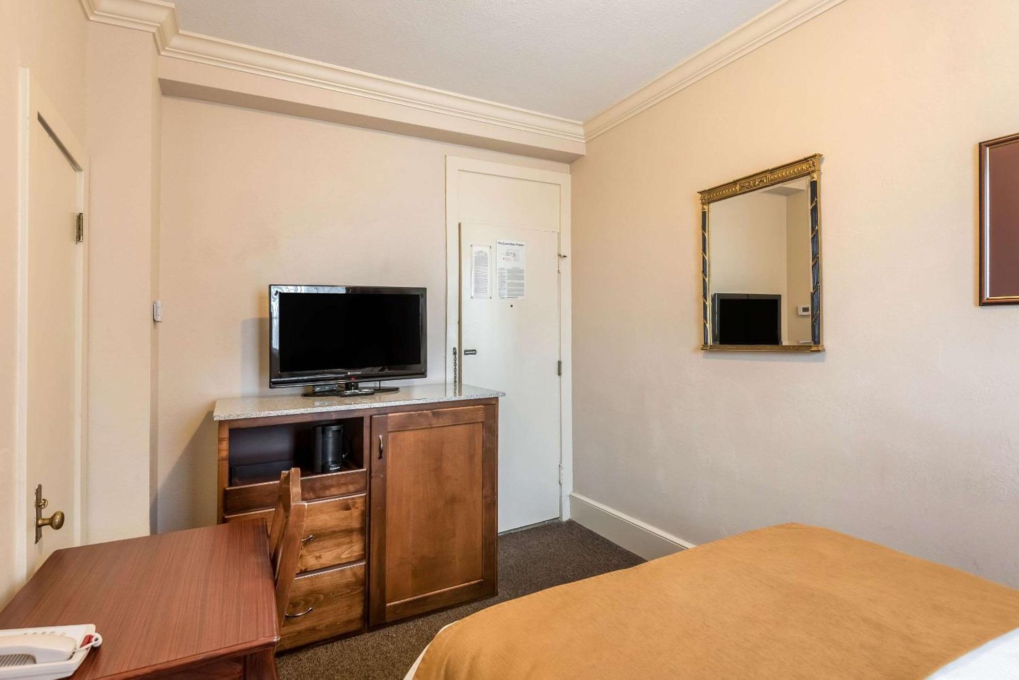 Hotel Bothwell Sedalia Central District, Ascend Hotel Collection Екстериор снимка
