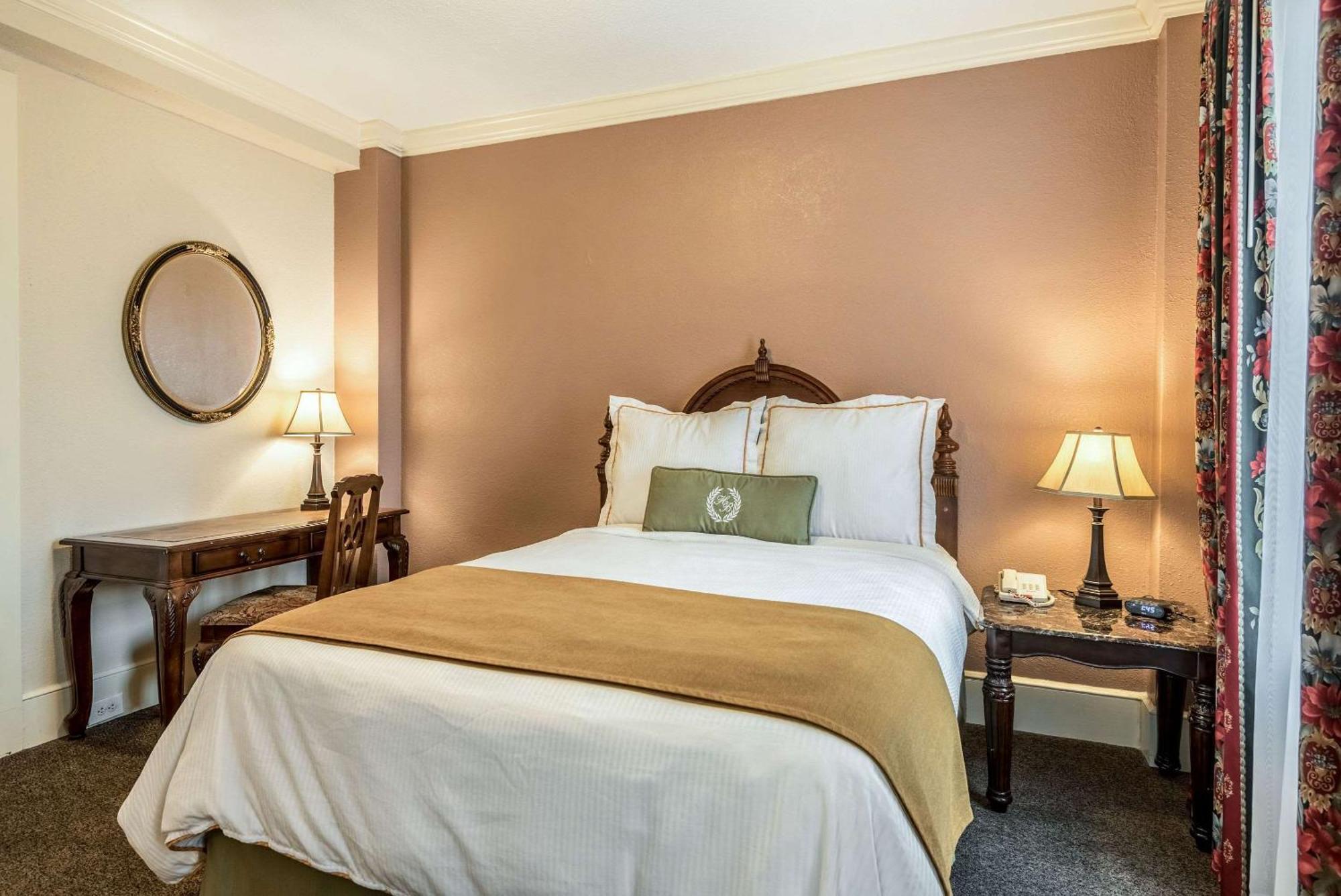 Hotel Bothwell Sedalia Central District, Ascend Hotel Collection Екстериор снимка